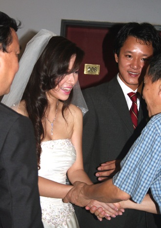 Chùm ảnh: MC Đan Lê rạng ngời ngày vu quy - 8 Chùm ảnh: MC Đan Lê rạng ngời ngày vu quy - 8