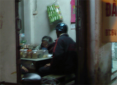 Nam sinh trả giá đắt vì vỡ nợ cờ bạc - 1