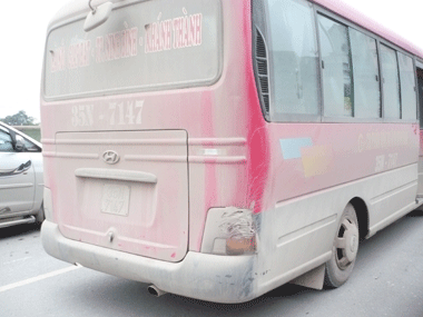 Xe cộ mùa bụi “rải thảm” - 5