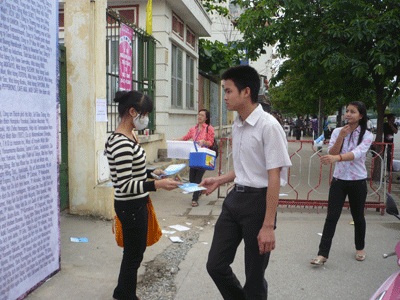 “Nhiễu” ở lễ hội hoa anh đào - 10