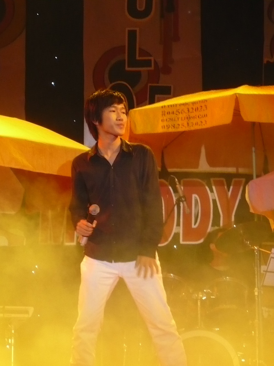 Nóng bỏng “Giọng hát vàng sinh viên 2008” - 7