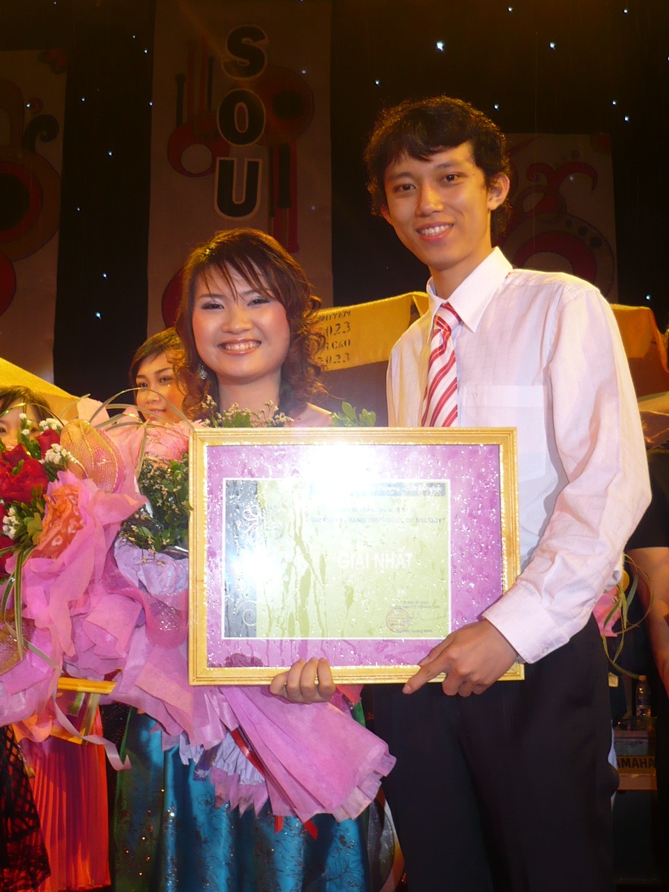 Nóng bỏng “Giọng hát vàng sinh viên 2008” - 2