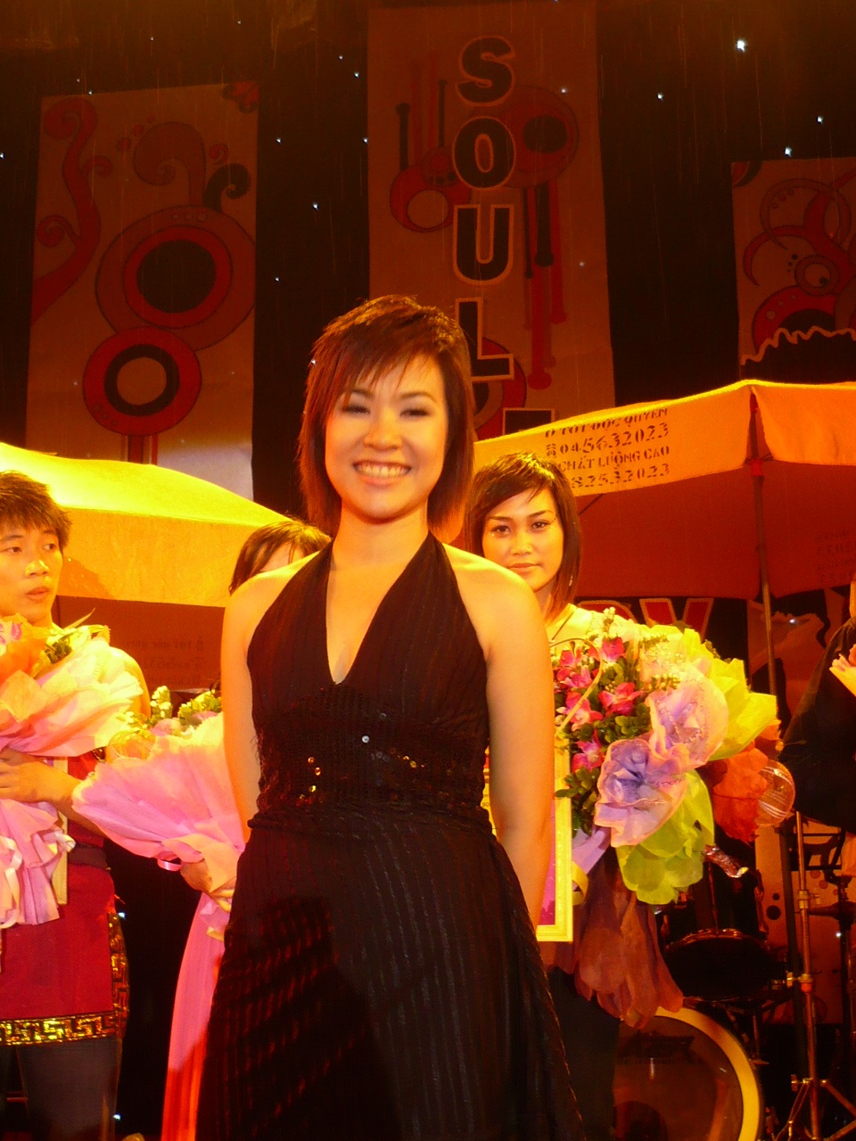 Nóng bỏng “Giọng hát vàng sinh viên 2008” - 1