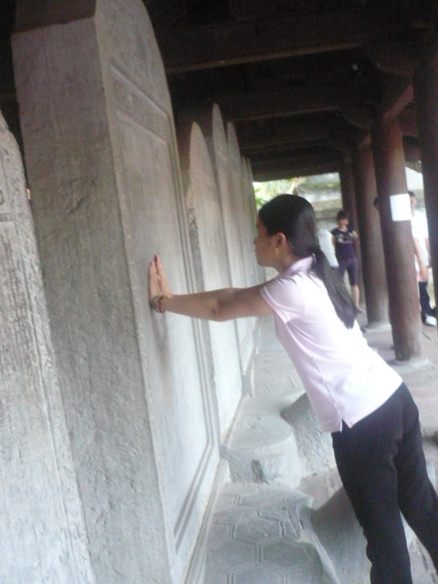 Văn Miếu một chiều “đổ lửa” - 4