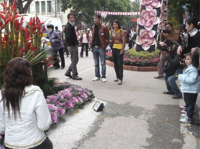 Thợ ảnh, trông xe “hốt bạc” tại lễ hội phố hoa - 3