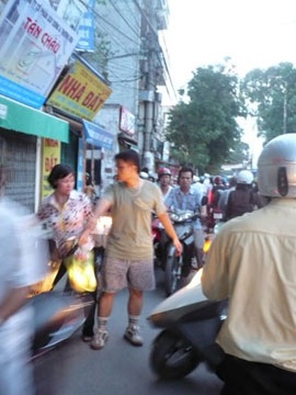 Hà Nội: Nghẽn đường kéo dài trên diện rộng - 5 Hà Nội: Nghẽn đường kéo dài trên diện rộng - 5