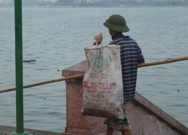 Hoảng hồn… nhìn mép hồ Tây - 3 Hoảng hồn… nhìn mép hồ Tây - 3