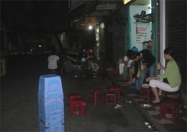 Hà Nội “trở mình” trong “gió lạnh đầu mùa” - 10