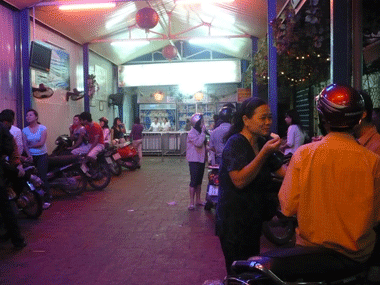 Hà Nội “trở mình” trong “gió lạnh đầu mùa” - 5