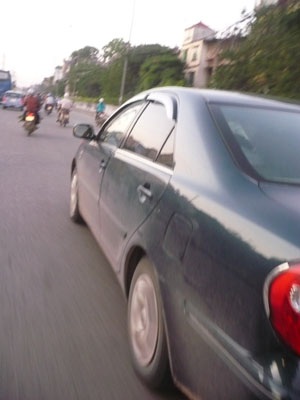 Trời nắng, Hà Nội “ngợp” trong bụi - 3 Trời nắng, Hà Nội “ngợp” trong bụi - 3