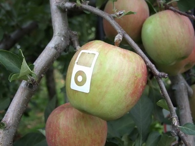 Chùm ảnh: Sáng tạo... cùng logo quả táo của Apple - 3 Chùm ảnh: Sáng tạo... cùng logo quả táo của Apple - 3