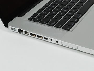 Khám phá bí mật bên trong MacBook Pro - 3