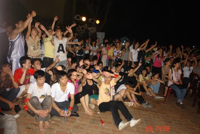 “Cháy bỏng” ngọn lửa IS 2009 - 8 “Cháy bỏng” ngọn lửa IS 2009 - 8