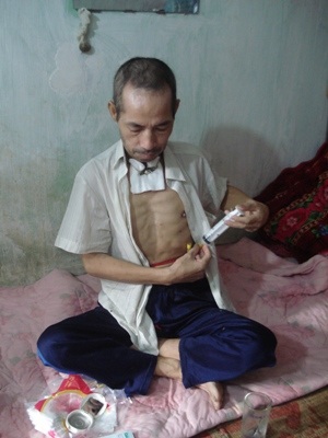 Tiếp tục sẻ chia khó khăn với “3 mảnh đời trước bão” - 1 Tiếp tục sẻ chia khó khăn với “3 mảnh đời trước bão” - 1