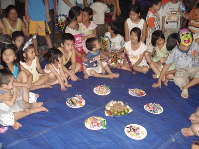 Đem tri thức đến cho trẻ em khó khăn ở Cầu Mới - 1