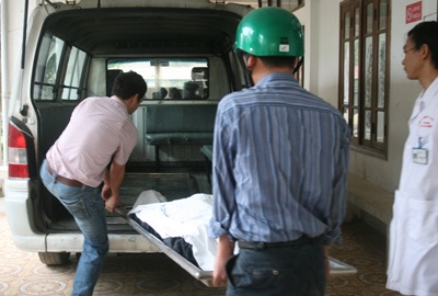 Sập giàn giáo, 2 công nhân chết và bị thương - 2 Sập giàn giáo, 2 công nhân chết và bị thương - 2