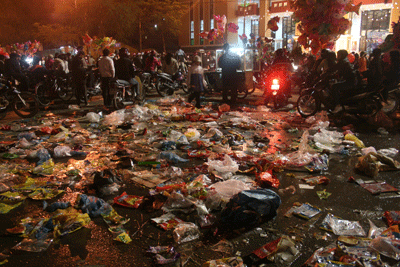 Đêm giao thừa cùng 2 câu chuyện môi trường - 1 Đêm giao thừa cùng 2 câu chuyện môi trường - 1