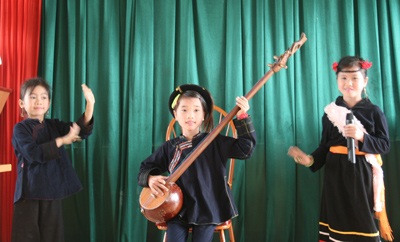 Chắp cánh ước mơ vượt hồ tìm chữ - 2