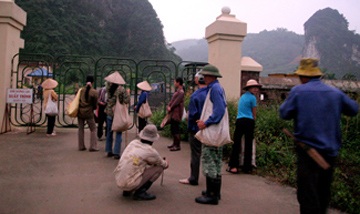 Những người Mường “cưỡi” ô tô lên nương - 3 Những người Mường “cưỡi” ô tô lên nương - 3