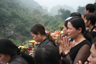 Những chuyện “độc nhất vô nhị” tại hội chùa Hương - 4 Những chuyện “độc nhất vô nhị” tại hội chùa Hương - 4