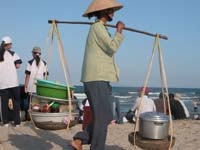 Mưu sinh trên biển Mỹ Khê - 1 Mưu sinh trên biển Mỹ Khê - 1