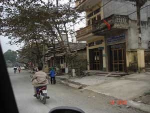 Người vùng cao chưa “chuộng” mũ bảo hiểm - 2 Người vùng cao chưa “chuộng” mũ bảo hiểm - 2