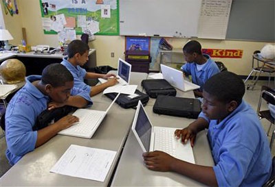 Nhiều teen Mỹ “khoái” học bài… “ảo” - 1