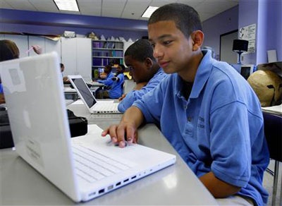 Nhiều teen Mỹ “khoái” học bài… “ảo” - 3