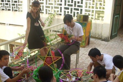 Những tấm lòng “Tỏa sáng đêm rằm” - 3