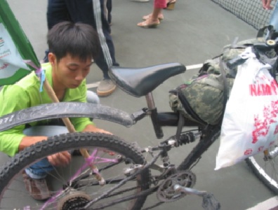 8x và U70 cùng “ngựa sắt” đã lên đường - 1 8x và U70 cùng “ngựa sắt” đã lên đường - 1