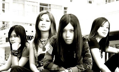 Cô nàng “lười đủ thứ” chỉ chăm “chơi” - 4