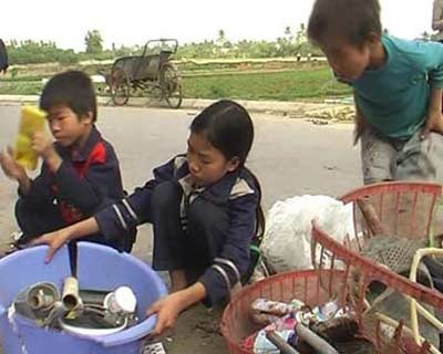 Thân phận nghèo làng rác - 1 Thân phận nghèo làng rác - 1