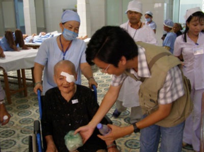 “Thay vì mình đi chơi…” - 4