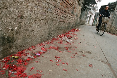 Lễ hội pháo Đồng Kỵ: Rước pháo giả, đốt pháo thật - 1 Lễ hội pháo Đồng Kỵ: Rước pháo giả, đốt pháo thật - 1