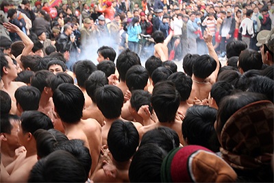 Lễ hội pháo Đồng Kỵ: Rước pháo giả, đốt pháo thật - 12 Lễ hội pháo Đồng Kỵ: Rước pháo giả, đốt pháo thật - 12