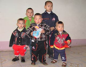 Giải cứu 5 cháu bé từ các vụ giết người cướp trẻ em - 1