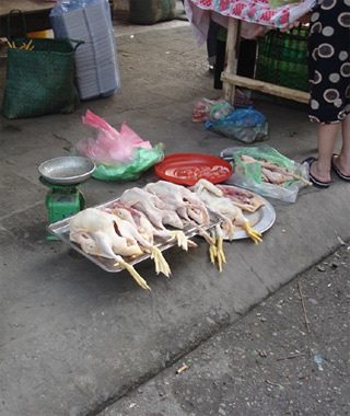 Tiêu dùng thực phẩm: “Khinh” cả ba dịch! - 4 Tiêu dùng thực phẩm: “Khinh” cả ba dịch! - 4