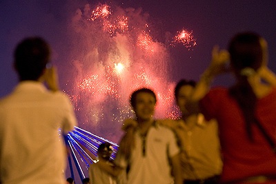 Ảnh trình diễn pháo hoa ngày thứ hai: Đọng mãi lòng người! - 14 Ảnh trình diễn pháo hoa ngày thứ hai: Đọng mãi lòng người! - 14