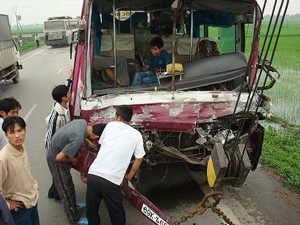 Tắc quốc lộ 6 tiếng, kẹt xe kéo dài hai huyện - 1 Tắc quốc lộ 6 tiếng, kẹt xe kéo dài hai huyện - 1