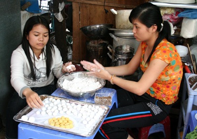 Bánh trôi “thời vụ”… Tết Hàn thực - 3 Bánh trôi “thời vụ”… Tết Hàn thực - 3