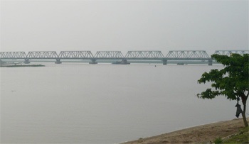 Thanh niên dũng cảm cứu 4 mạng người - 1 Thanh niên dũng cảm cứu 4 mạng người - 1