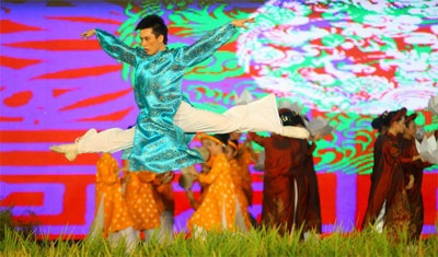 Đêm chia tay mộc mạc và giản dị - 3