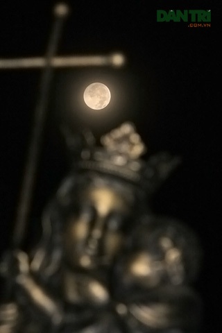 Đêm qua nguyệt thực... - 1 Đêm qua nguyệt thực... - 1