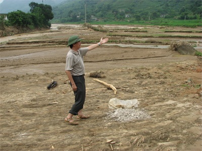 Yên Bái tiếp tục chống lũ... bùn! - 1 Yên Bái tiếp tục chống lũ... bùn! - 1