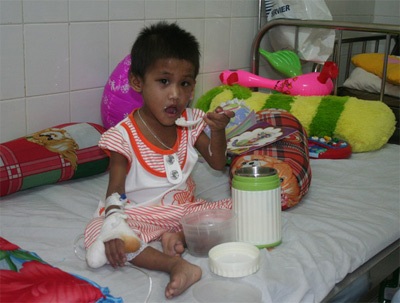 Bé Hảo tập đi và hồn nhiên cười đùa - 6