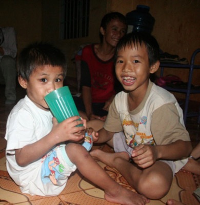 Một ngày với bé Hảo tại trại trẻ mồ côi - 5