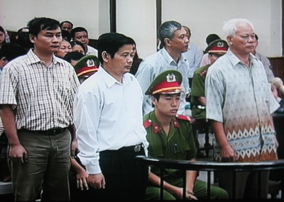 Ông Nguyễn Việt Chiến bị phạt 2 năm tù giam - 2