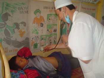 Đột kích thôn “tiêu chảy” - 2