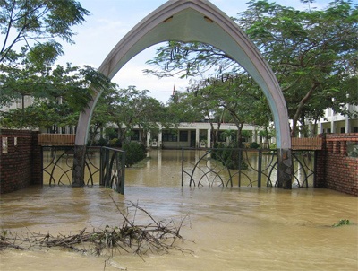 Xứ Nghệ ngập trắng nước, thiệt hại nặng do mưa lũ - 3