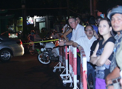 Sập trần tại sảnh khách sạn Caravelle TPHCM - 2